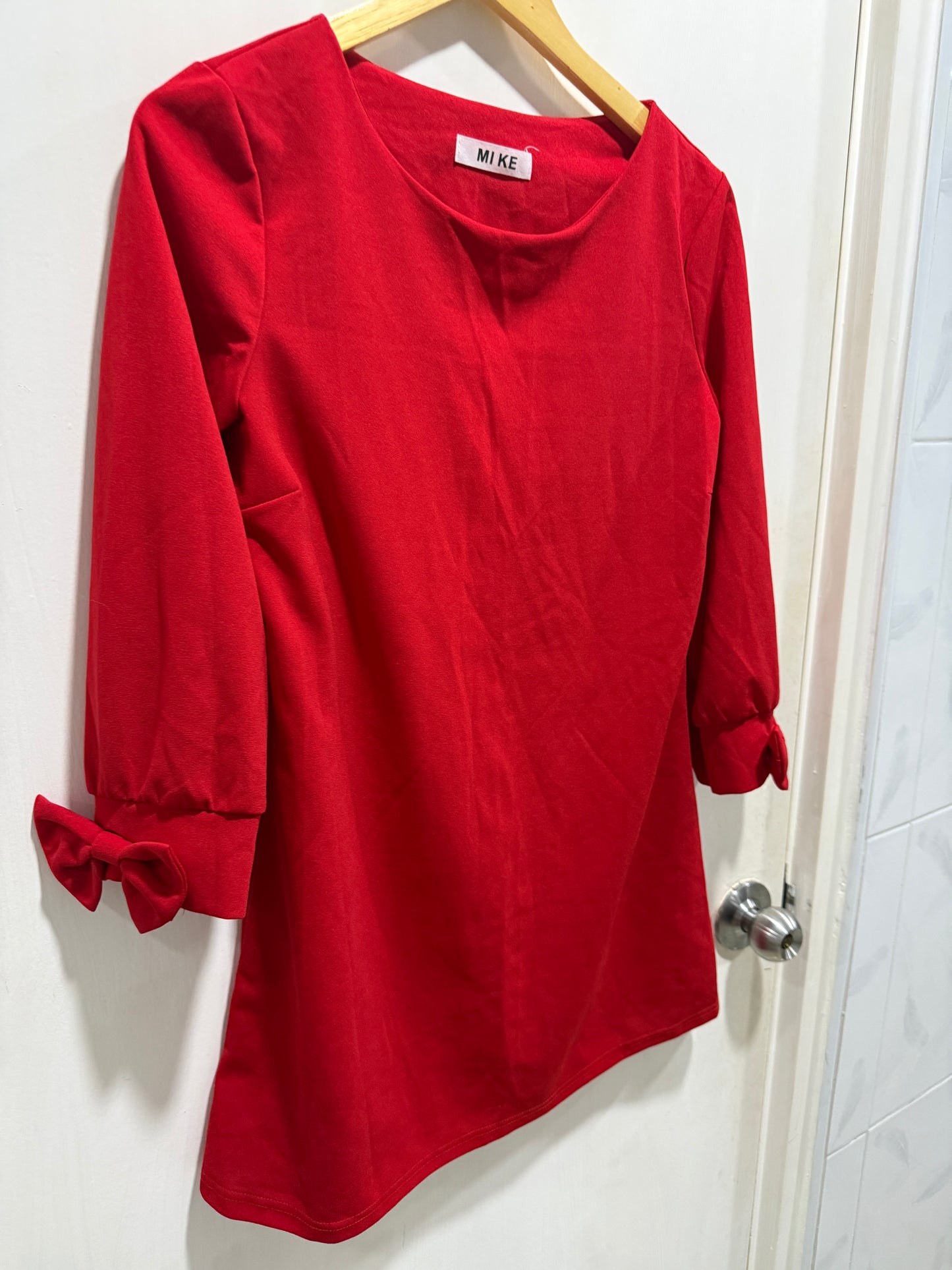 Mike Red Bow-Tie Cuff Three-Quarter Sleeve Dress M
