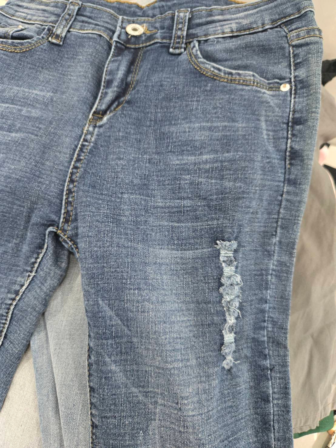 Jean's Dark Blue Distressed Skinny Jeans Size 31