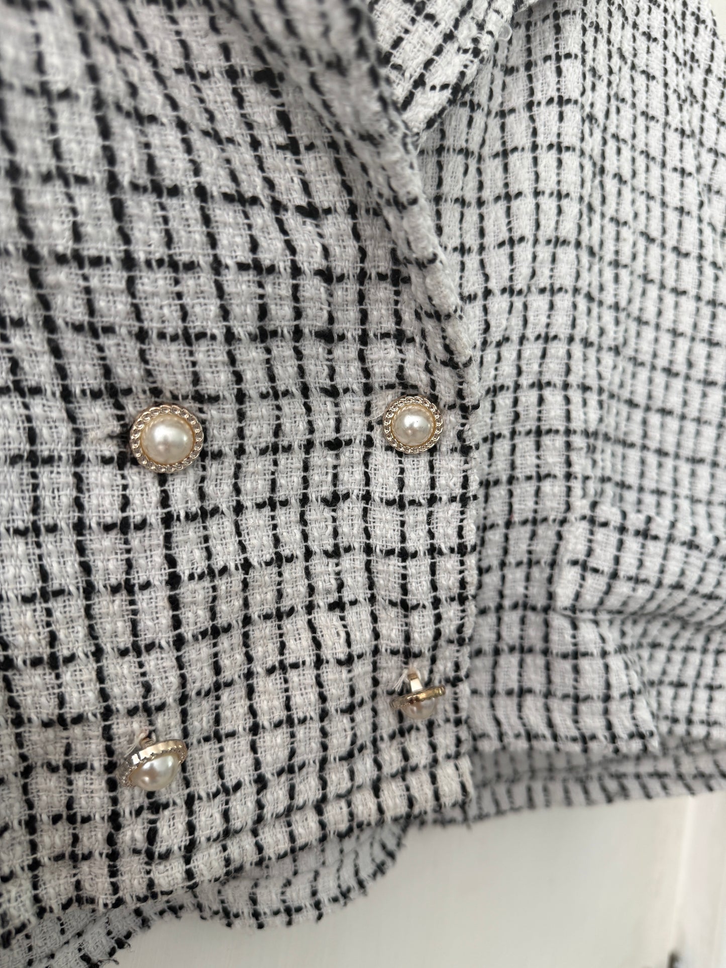 Black White Plaid Collared Crop Top — Short-Sleeve Chic — No Label