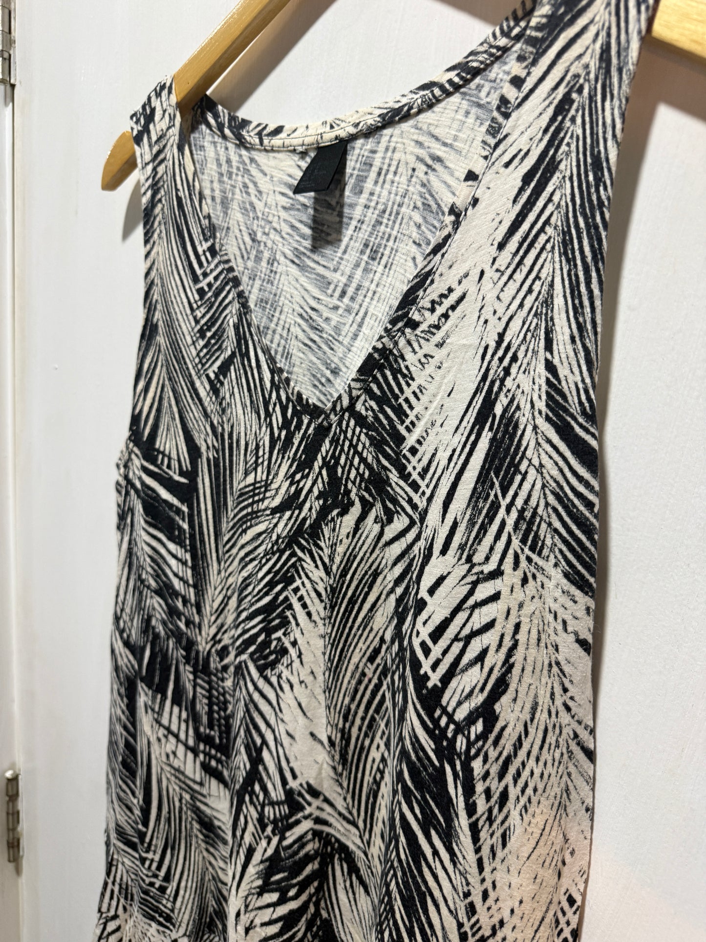 Black & White Palm Leaf Print Maxi Dress — Tropical Monochrome Drama — H&M