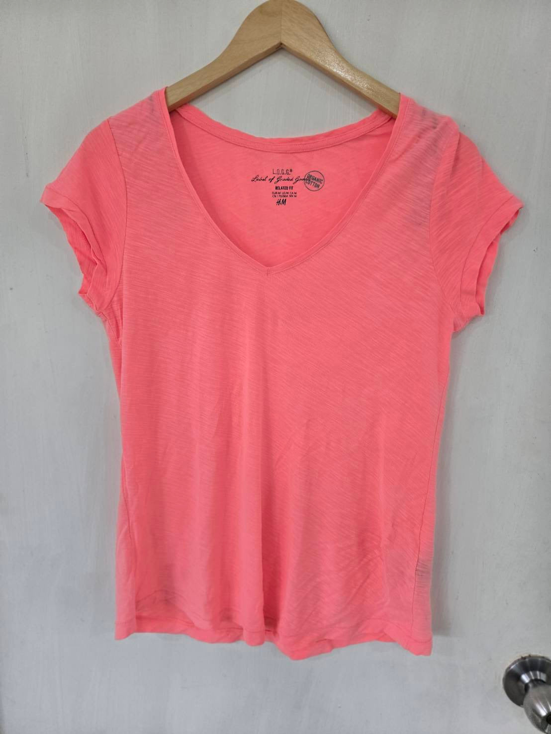 Coral Pink V-Neck T-Shirt — Soft Everyday Essential — H&M