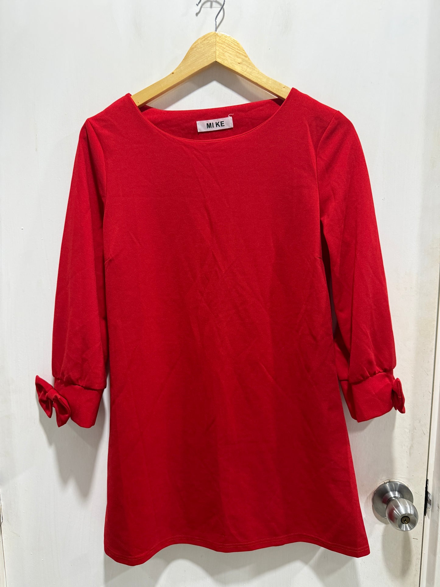 Mike Red Bow-Tie Cuff Three-Quarter Sleeve Dress M
