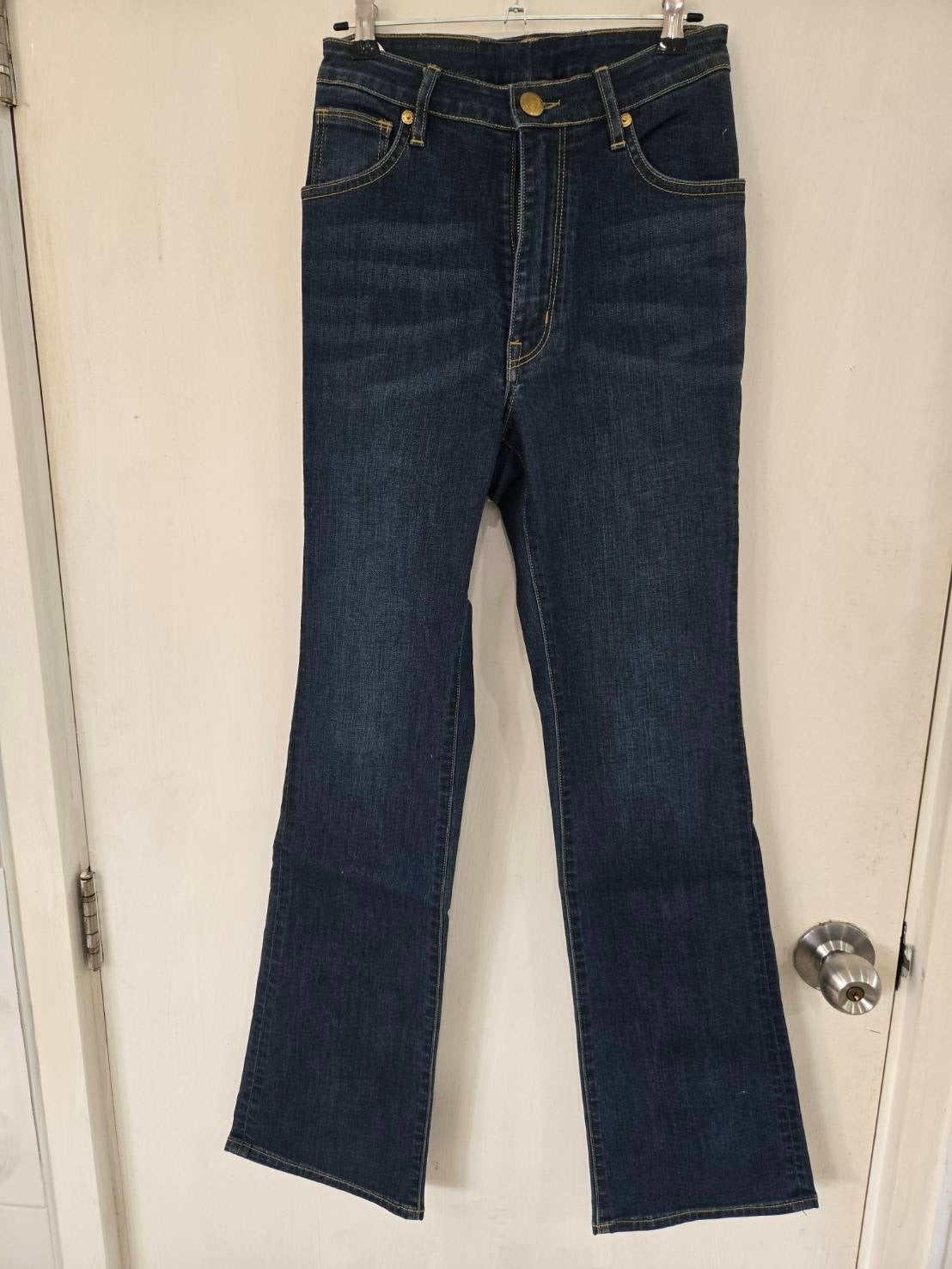 Dark Blue Flared Crop Denim Jeans — High-Rise Five-Pocket — Mottom
