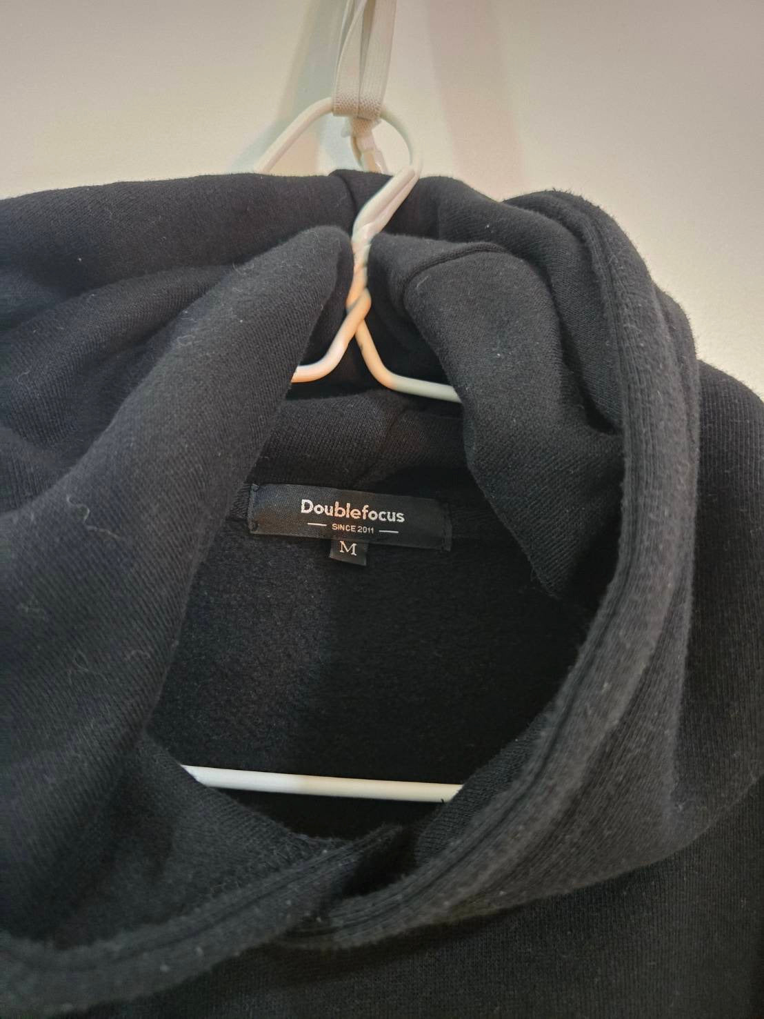 Cropped Hoodie — Black CI375TY Print — Doublefocus