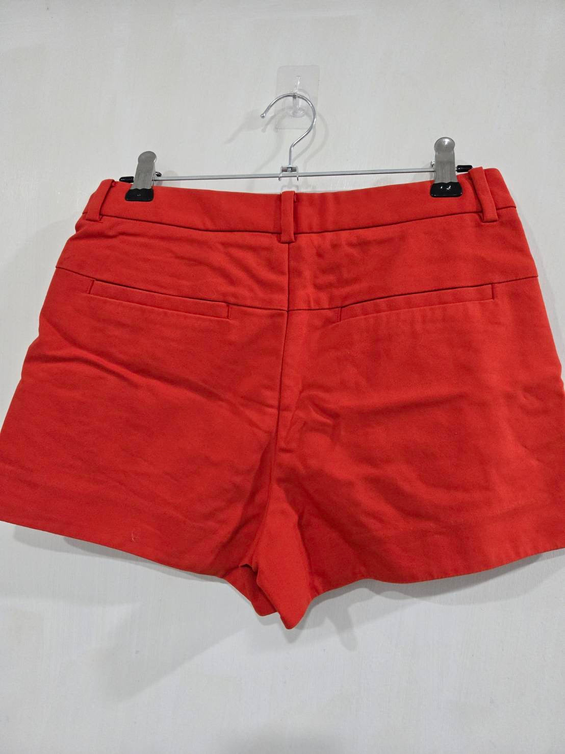 Red Linen-Blend High-Rise Shorts — Smart-Casual Summer — ME&CITY