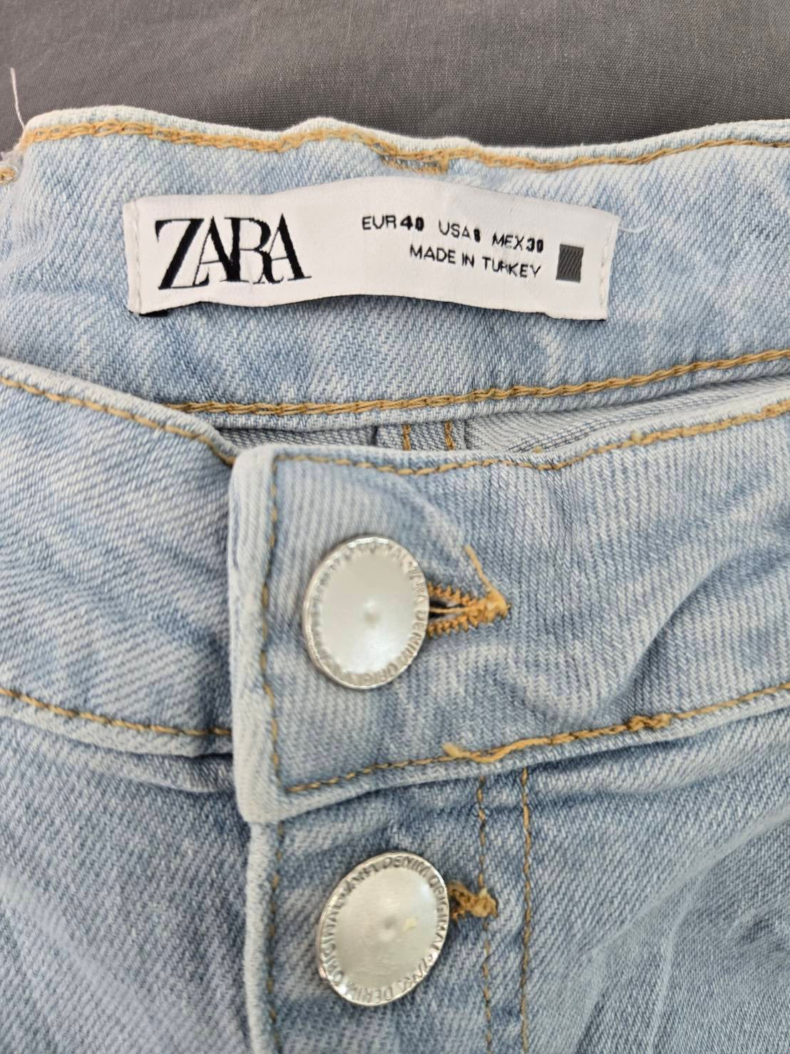 Zara Light Wash Flared Jeans EUR 40