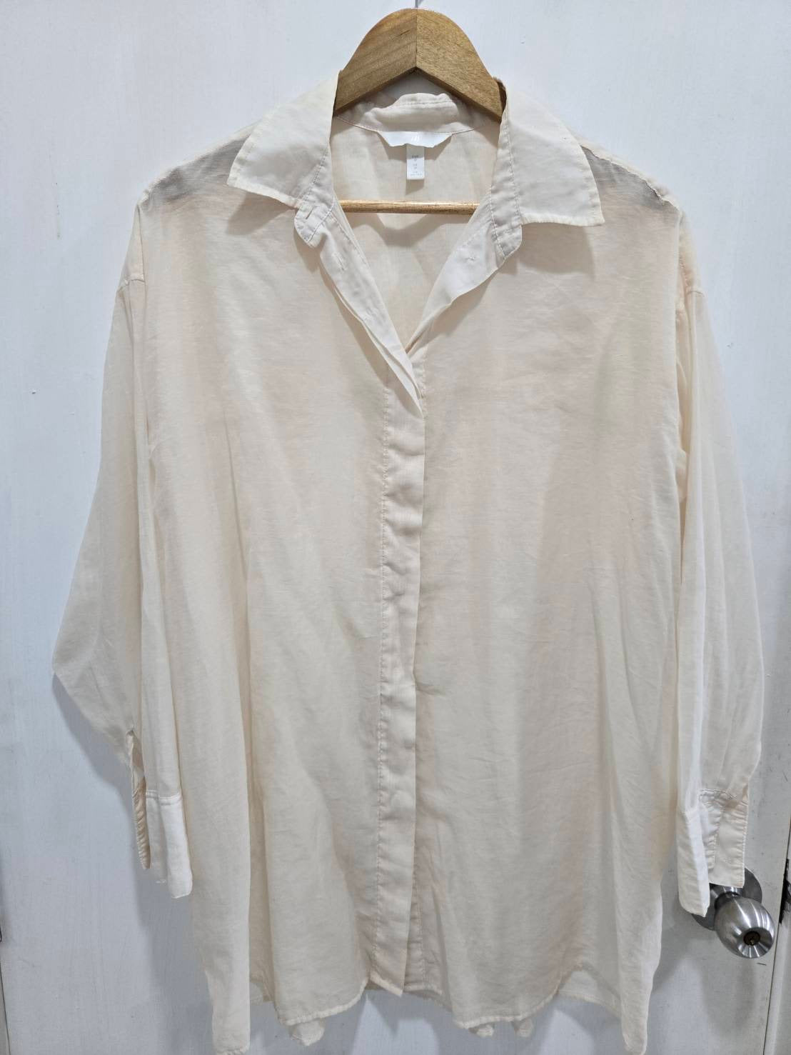 Creamy-White Oversized Button-Down Shirt — Relaxed Boxy Fit — H&M