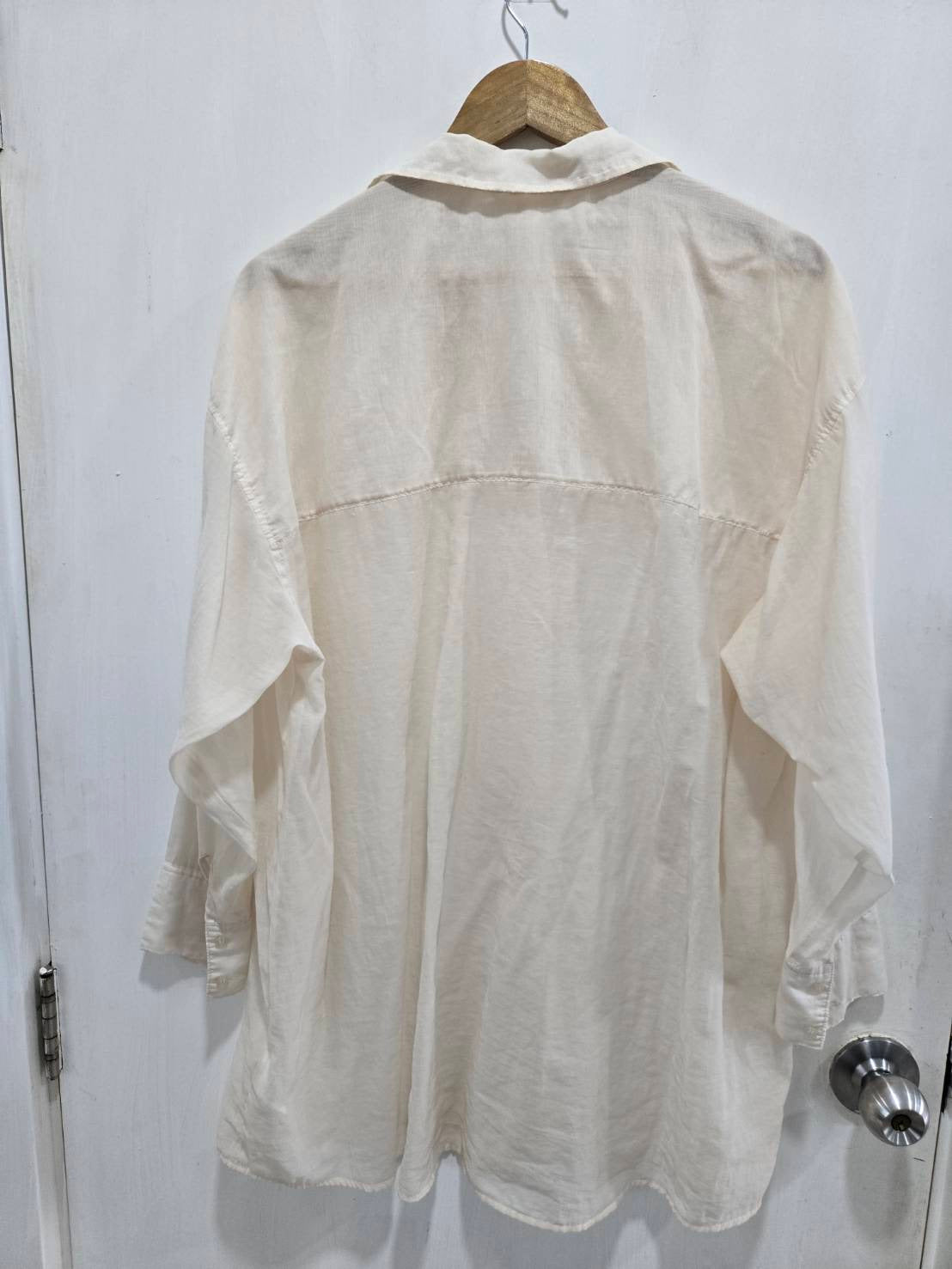 Creamy-White Oversized Button-Down Shirt — Relaxed Boxy Fit — H&M