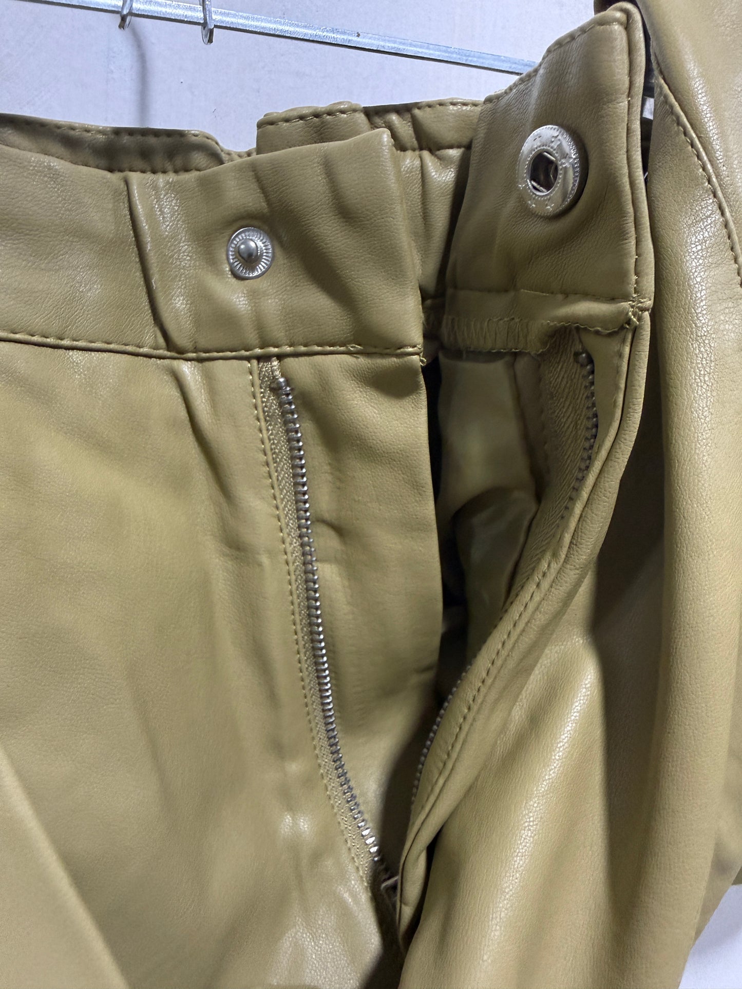No Brand Sage Green Faux Leather Pleated Shorts M