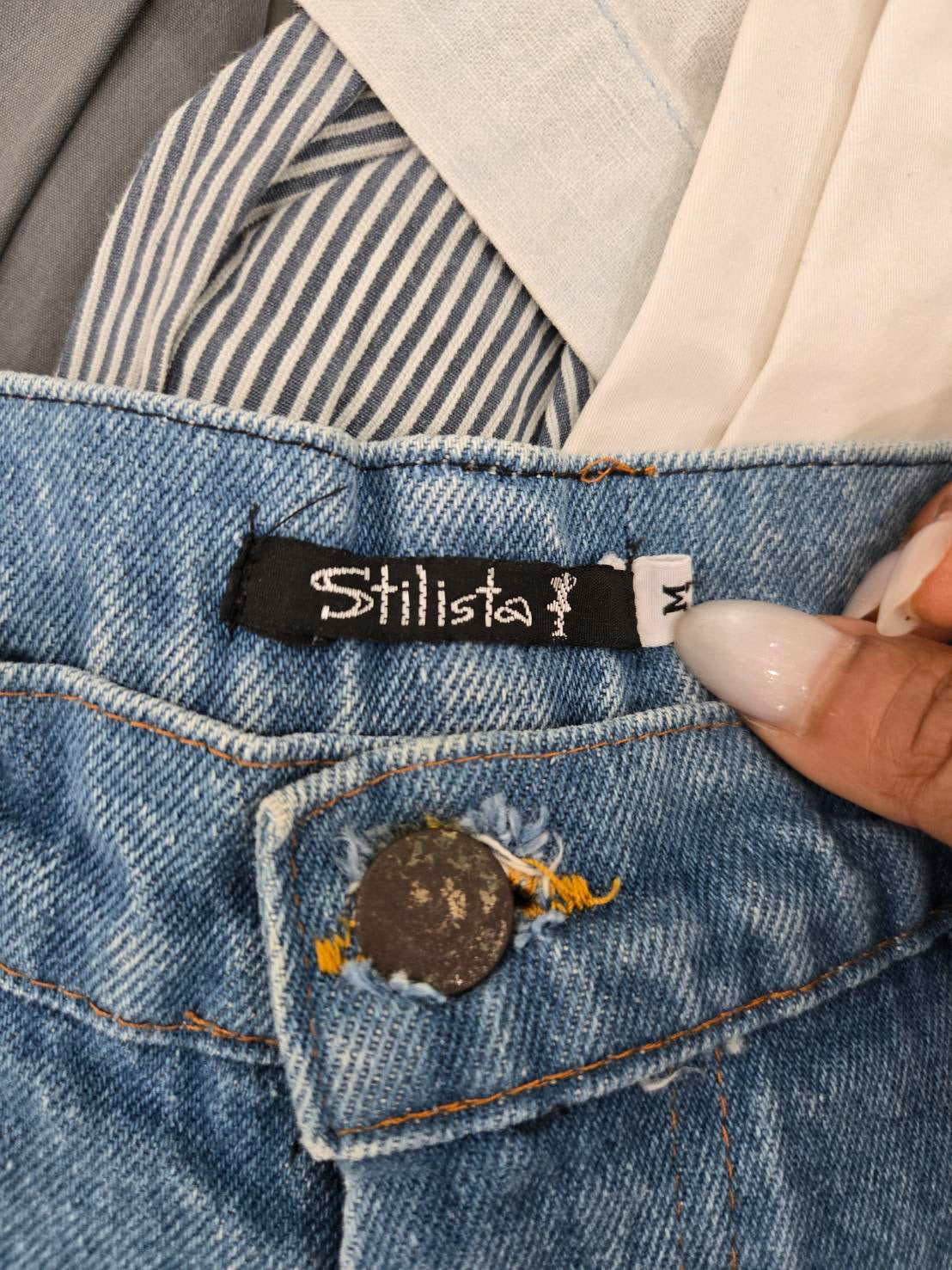 Blue Distressed Denim Shorts — Frayed Hem Striped Pocket Liners — Stilista