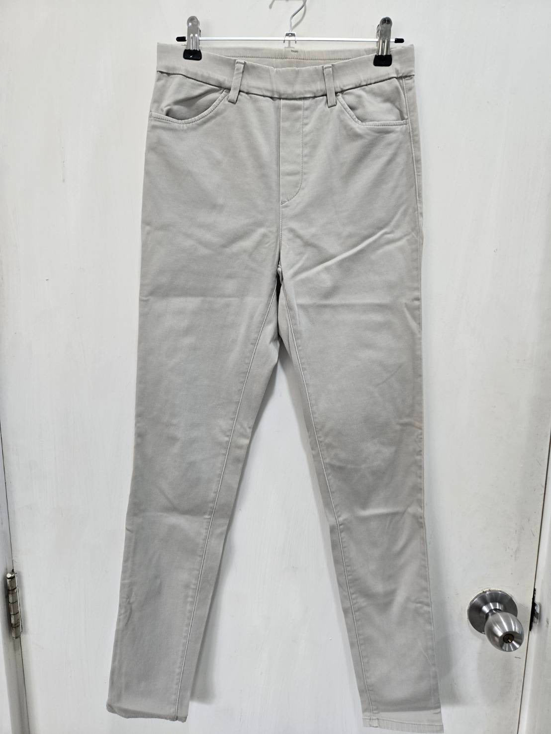 Uniqlo Light Grey Ultra-Stretch Leggings Pants Size S