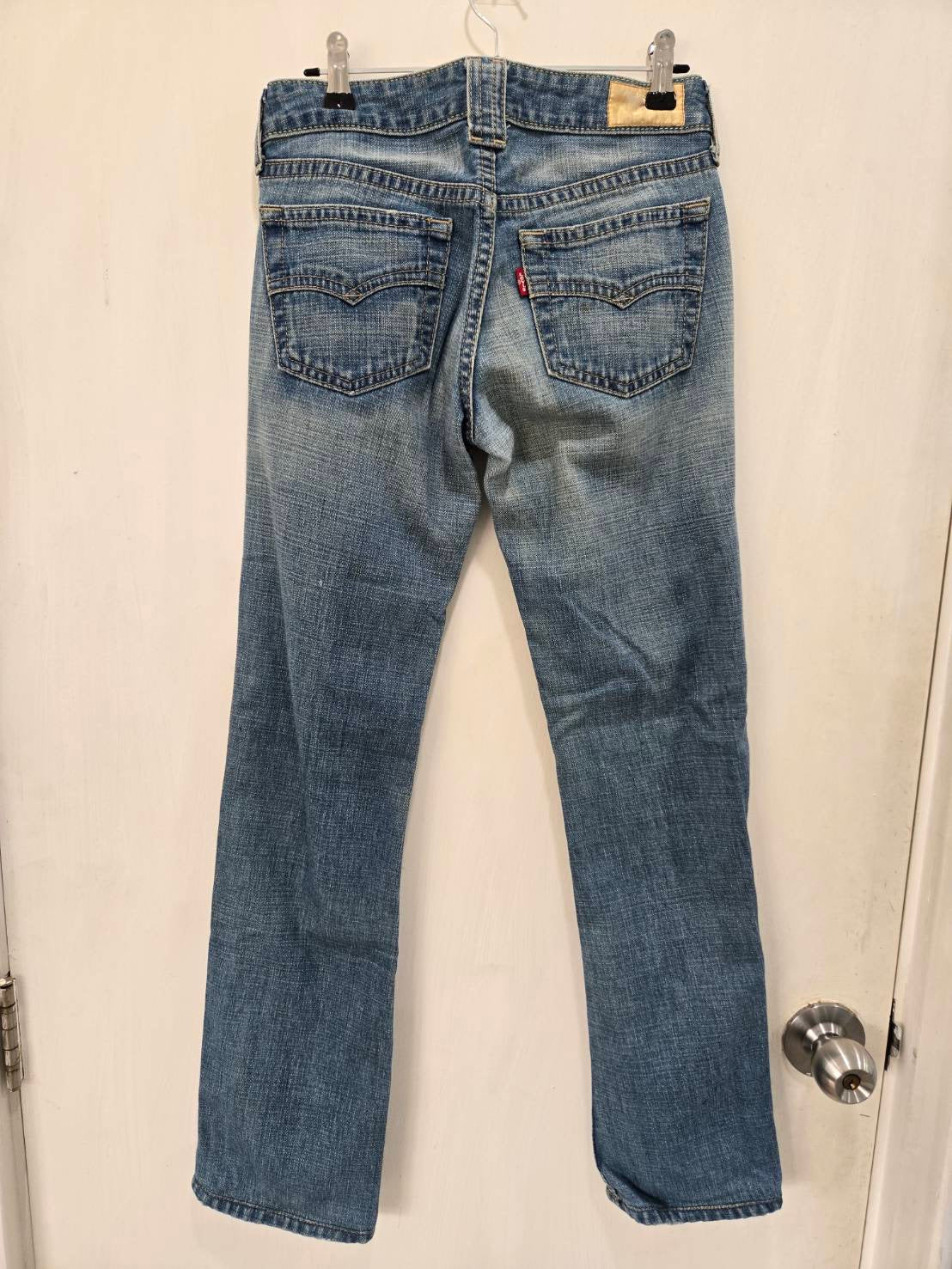 Levi's Lady Style Medium Wash Low-Rise Jeans 26x31
