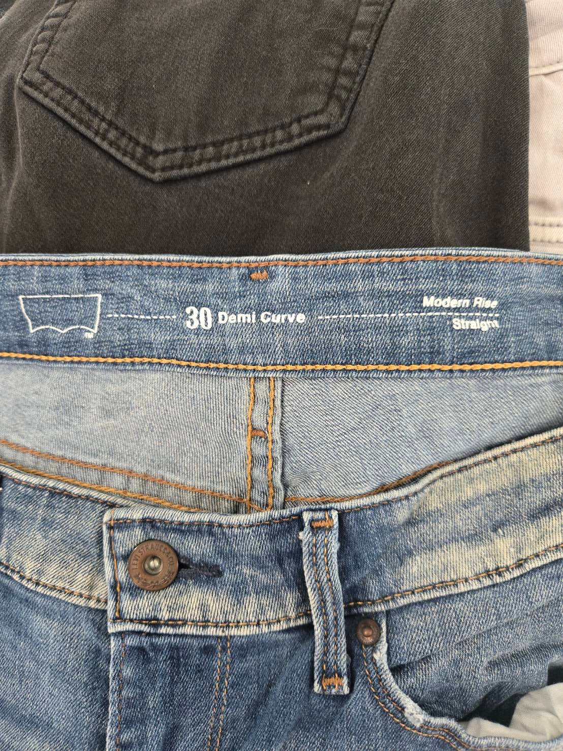 Levi's Medium Wash Straight-Leg Jeans 30x34 Men