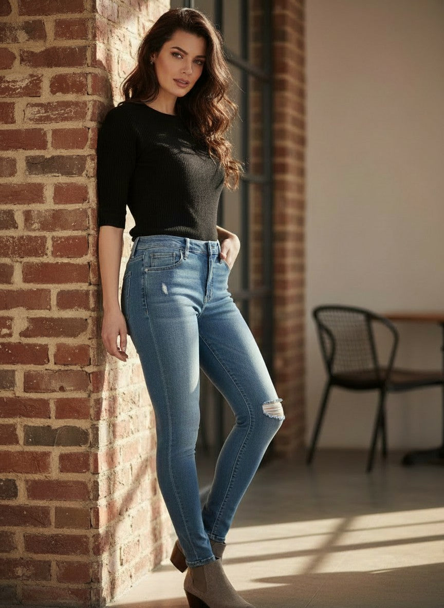 Uniqlo Medium-Wash Distressed Skinny Jeans Size 25