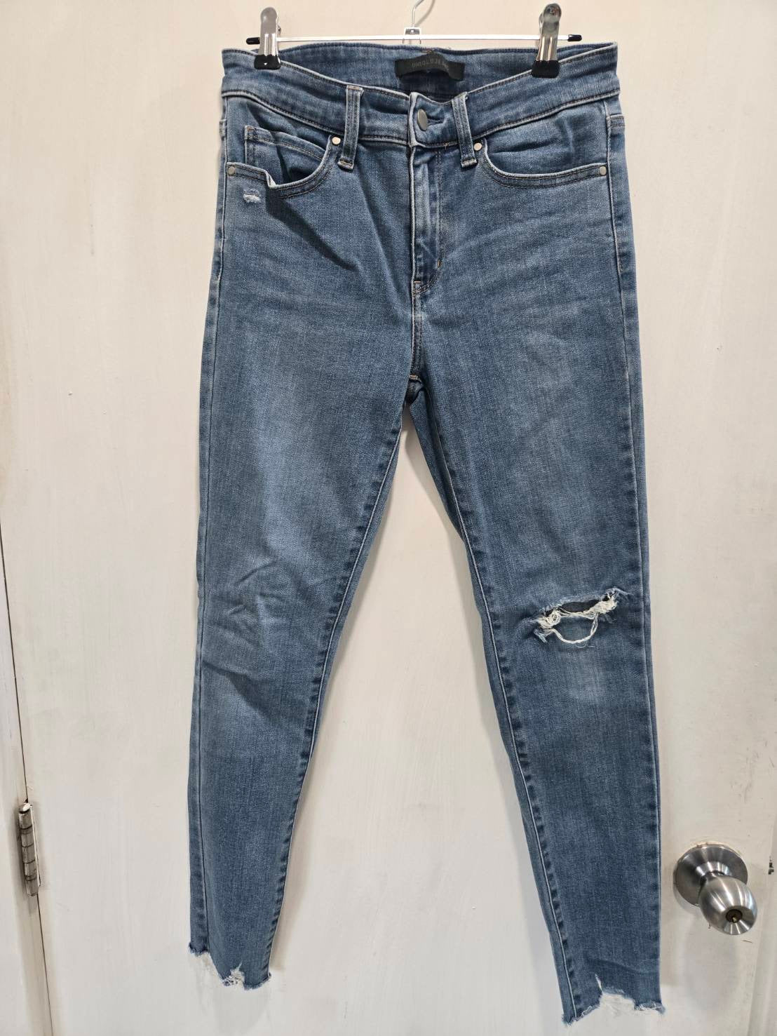 Uniqlo Medium-Wash Distressed Skinny Jeans Size 25