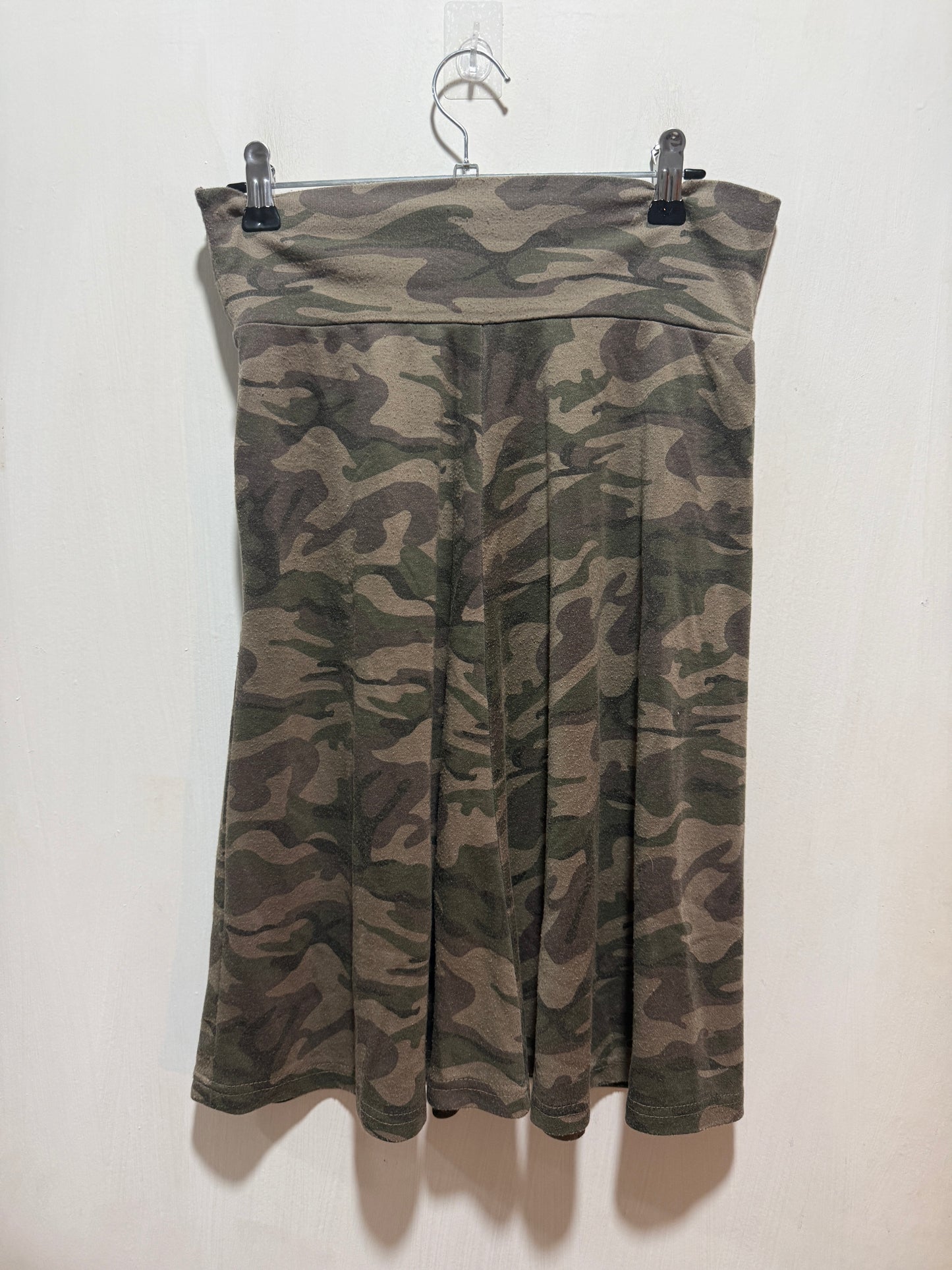 Lazy Camouflage Midi Flare Skirt L
