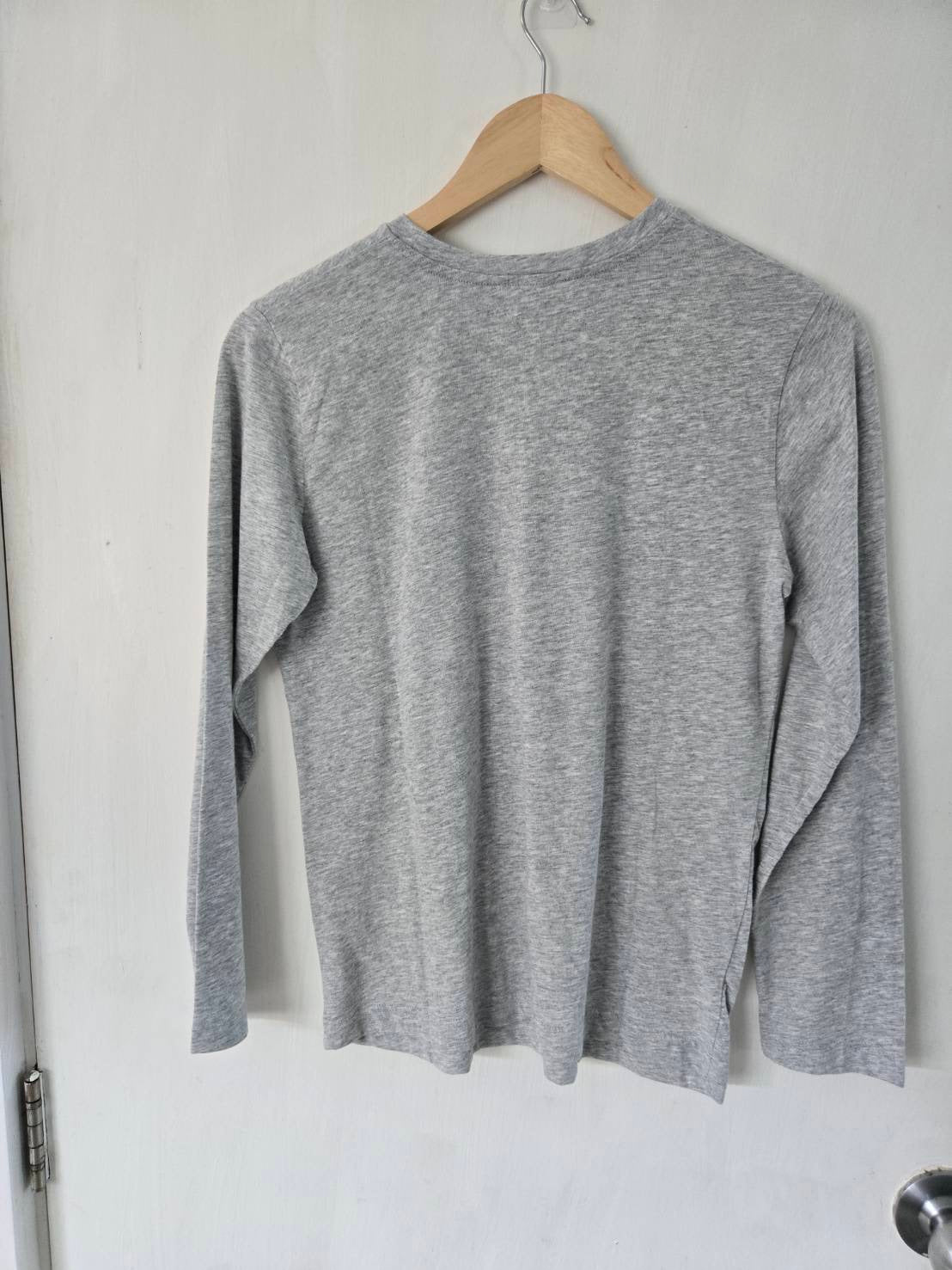 Grey Long-Sleeve Graphic Top — Scenic Print — Esprit Concord