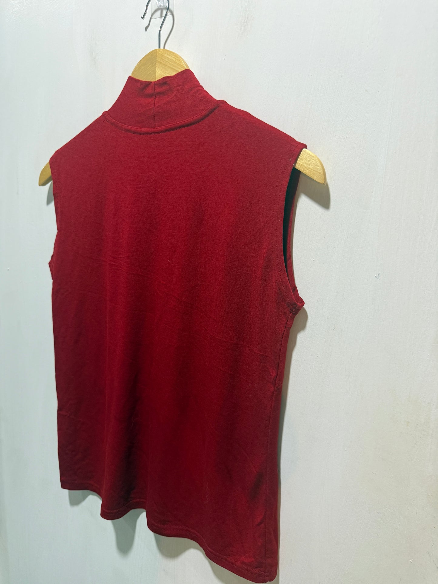 No Brand Dark Red Mock-Turtleneck Sleeveless Top M
