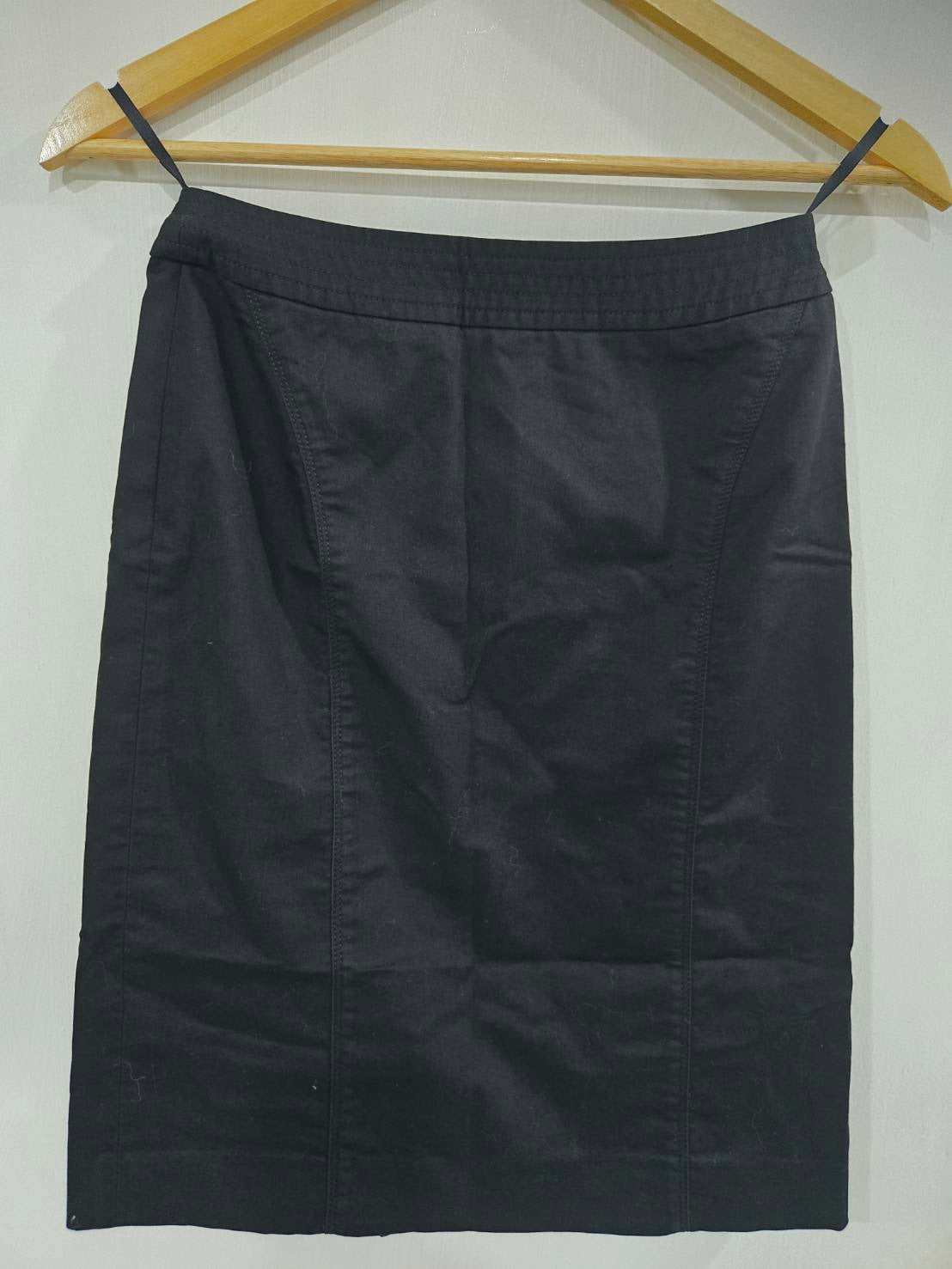 Black Structured Straight Skirt — Knee-Length Tailored — Et puis Place
