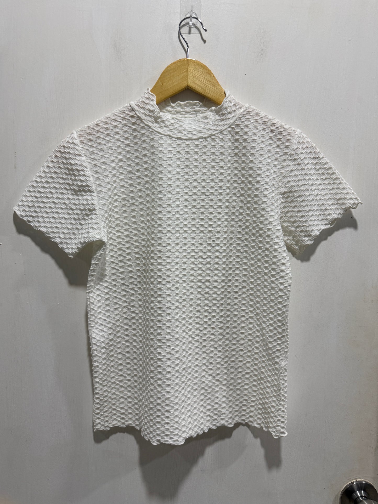 Le' Fumoir White Waffle-Knit Ruffled High-Neck Top S/M