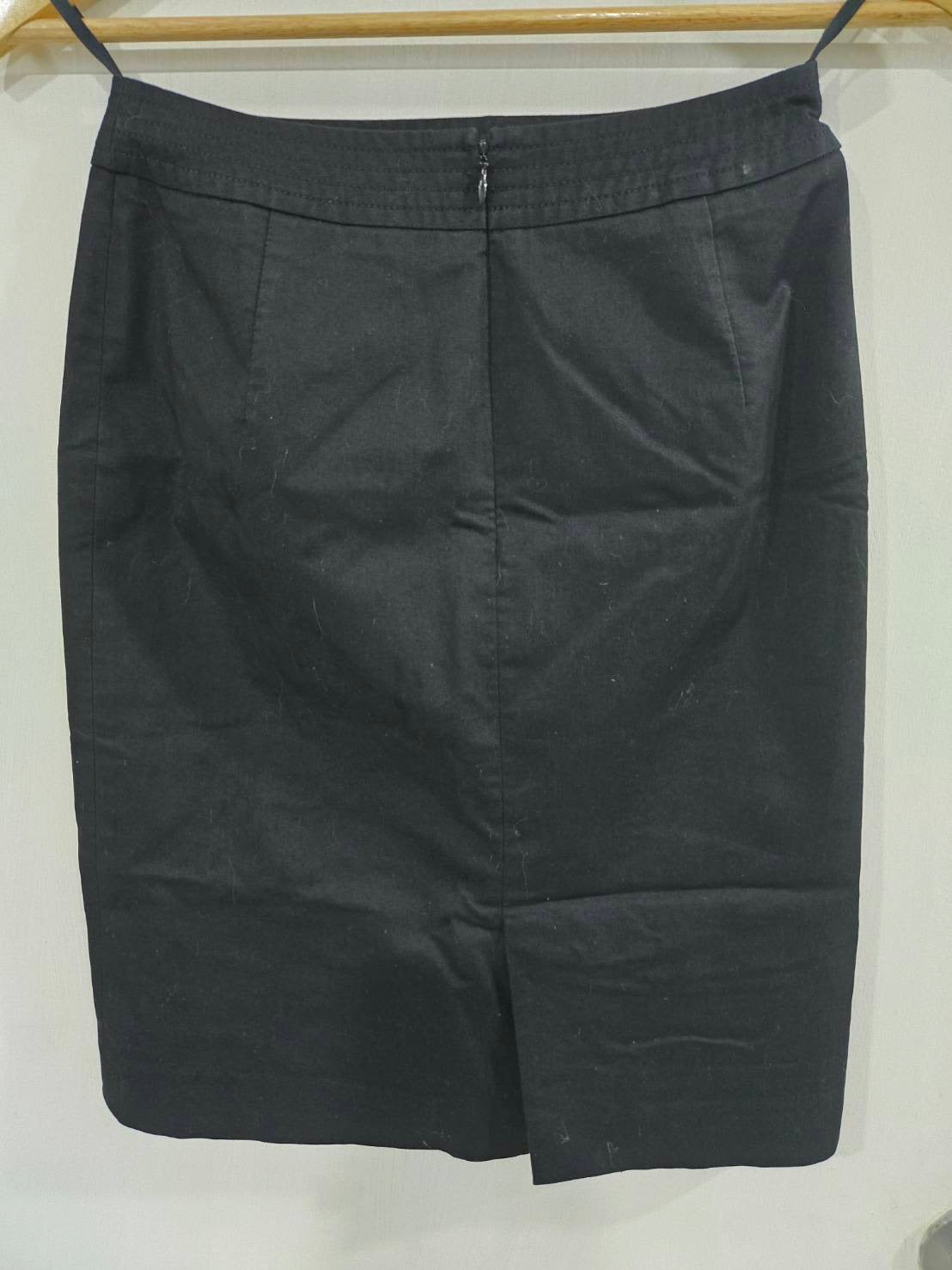 Black Structured Straight Skirt — Knee-Length Tailored — Et puis Place