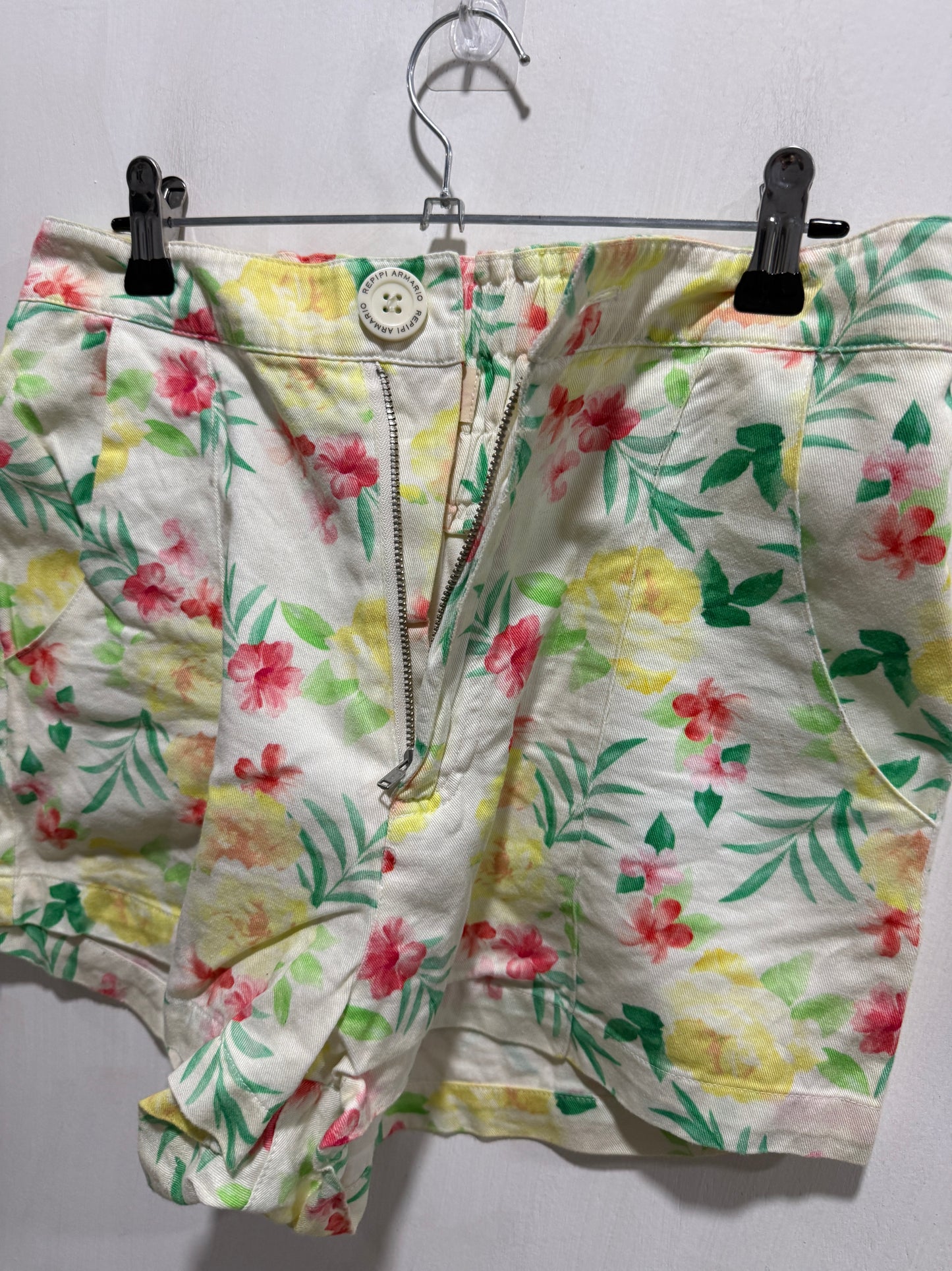 Repipi Armario White Floral Print Shorts M