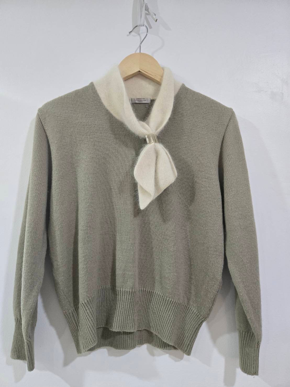 Sage Green Sweater with Integrated Scarf — Vareuse Tokyo