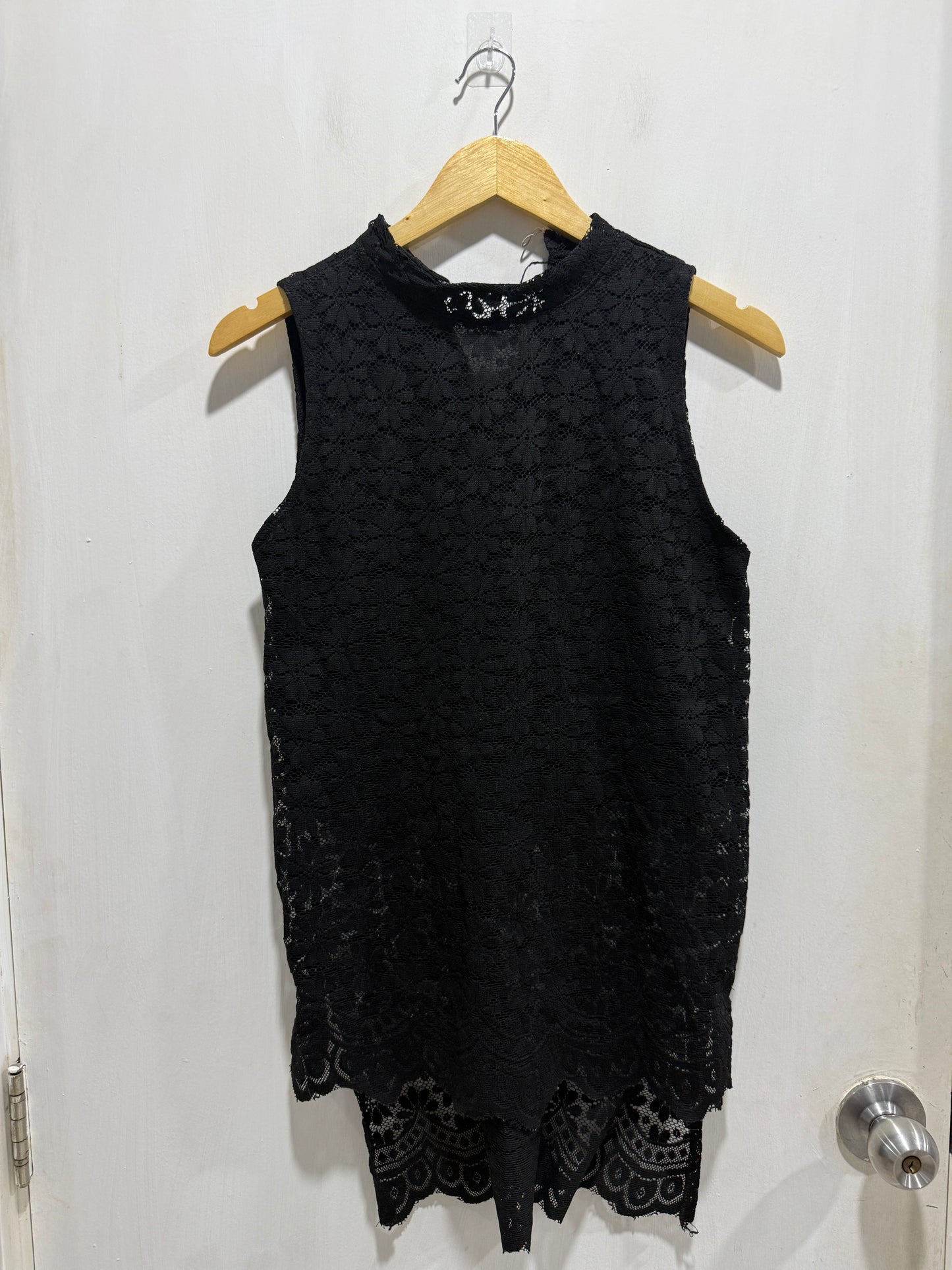 No Brand Black Lace Sleeveless High-Neck Tunic M/L