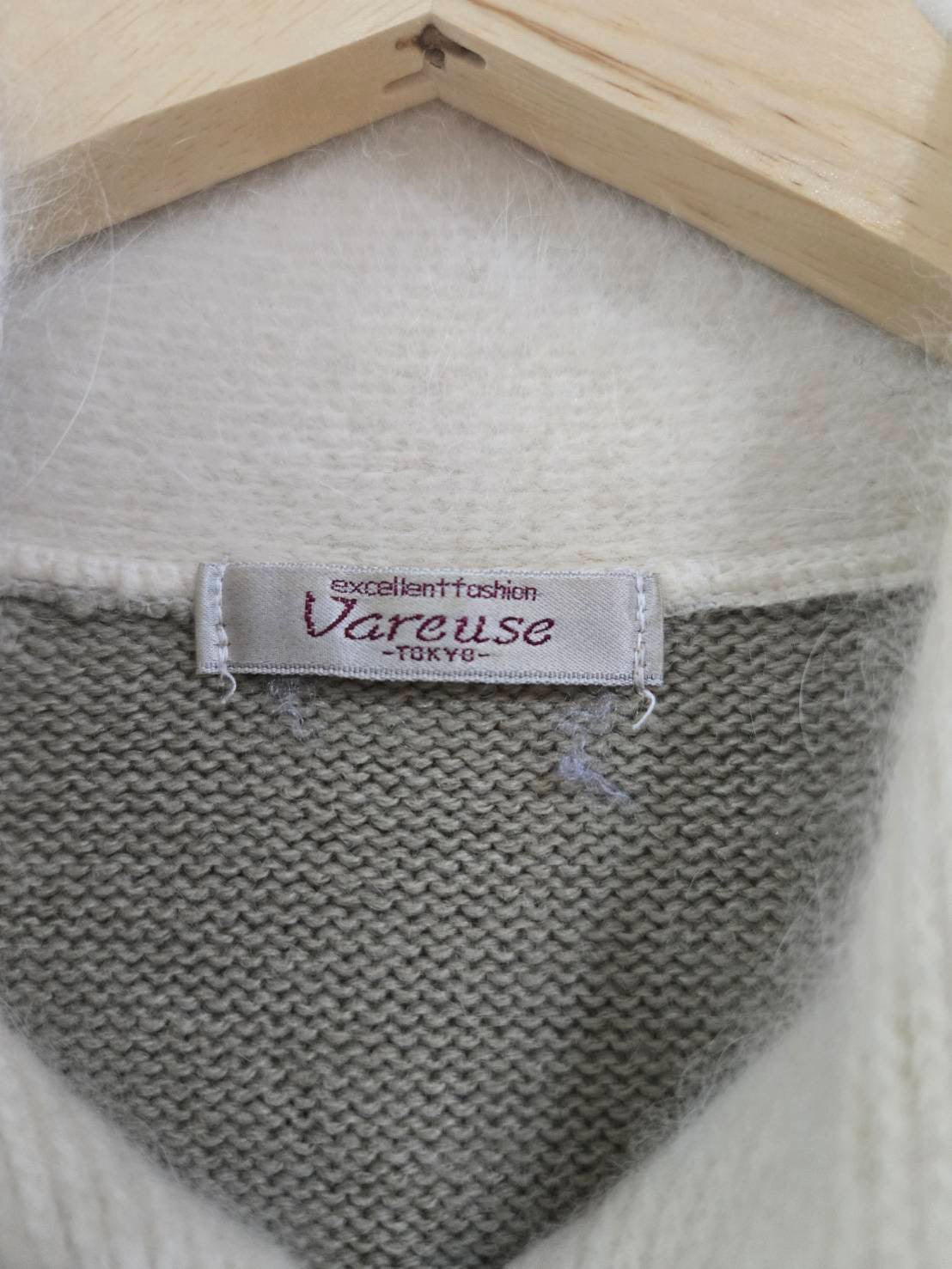 Sage Green Sweater with Integrated Scarf — Vareuse Tokyo