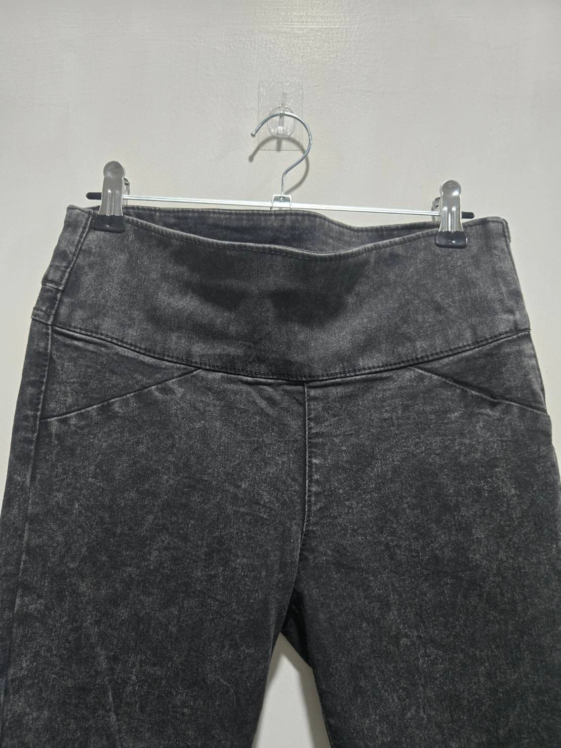 Lefties Black Mineral Wash High-Waist Leggings