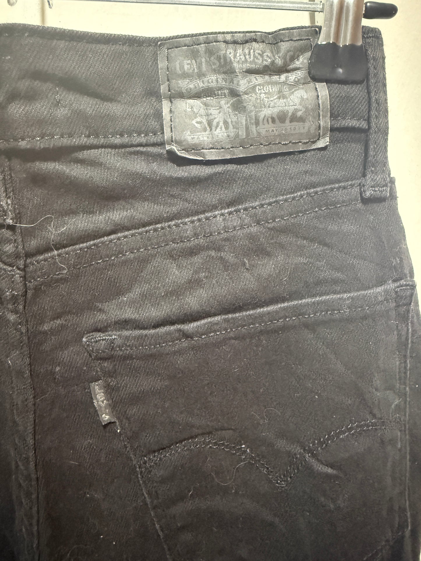 Levi's 721 Black High Rise Ripped Knee Skinny Jeans 26