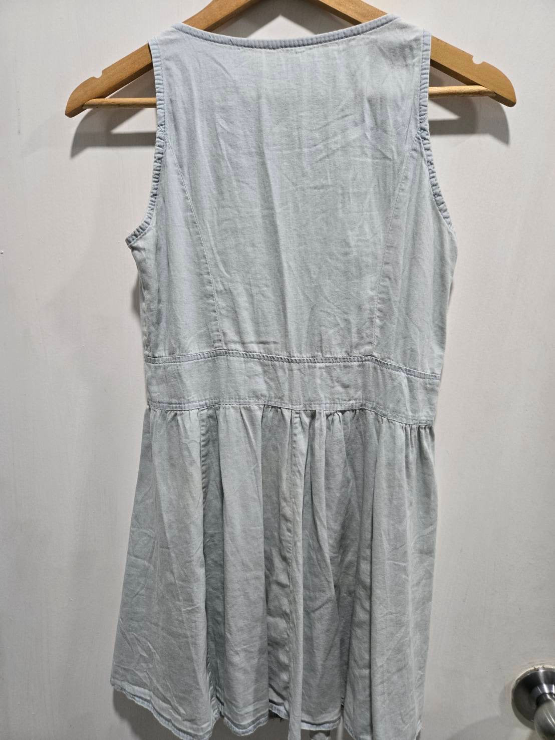 Light Blue Sleeveless Button-Up Denim Dress — Open Back — No Label