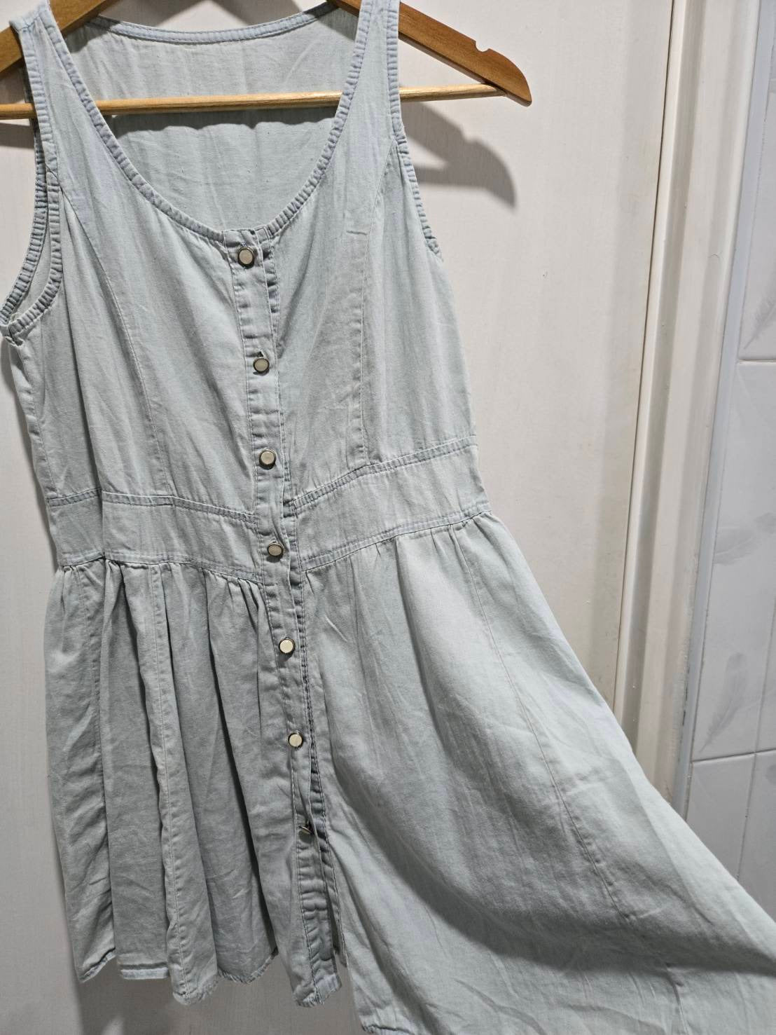 Light Blue Sleeveless Button-Up Denim Dress — Open Back — No Label